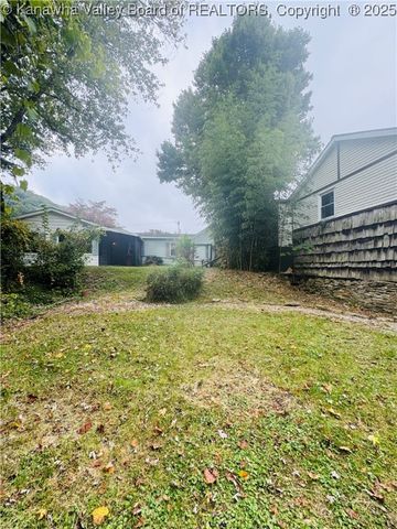 109 Georges Drive, Malden, WV 25306