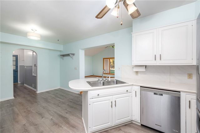 686 Christy, Hermitage, PA 16148