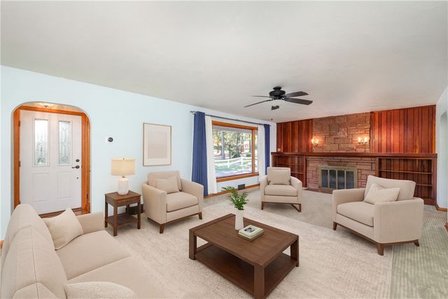 686 Christy, Hermitage, PA 16148