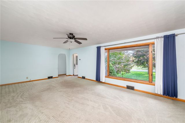 686 Christy, Hermitage, PA 16148