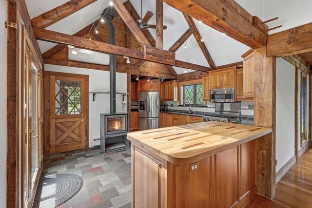 72 Mile Ln, Ipswich, MA 01938