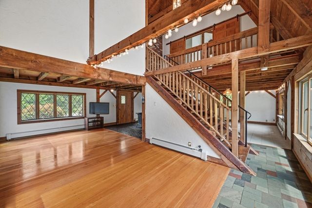 72 Mile Ln, Ipswich, MA 01938