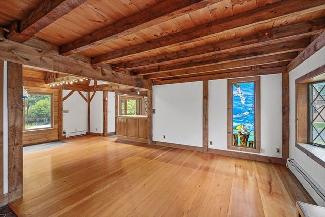 72 Mile Ln, Ipswich, MA 01938