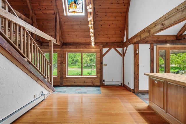 72 Mile Ln, Ipswich, MA 01938