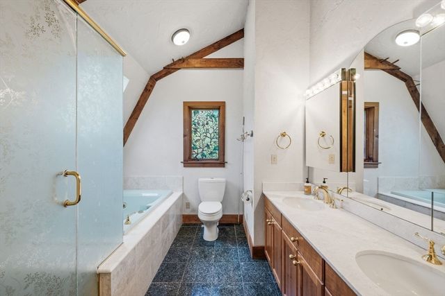 72 Mile Ln, Ipswich, MA 01938