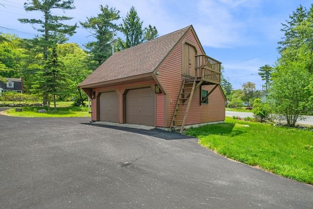 72 Mile Ln, Ipswich, MA 01938