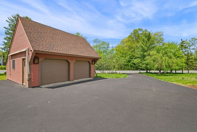 72 Mile Ln, Ipswich, MA 01938