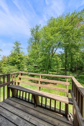 72 Mile Ln, Ipswich, MA 01938