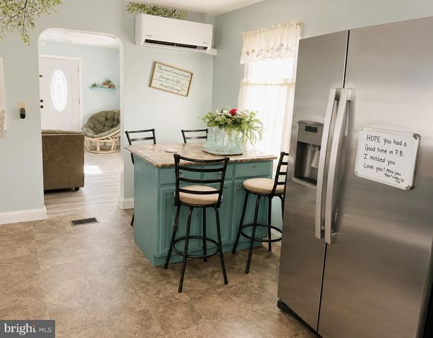 22 W OAK ST W, Millville, NJ 08332