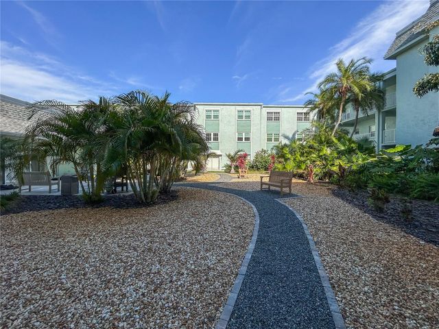 1706 BELLEAIR FOREST DRIVE 252, Belleair, FL 33756