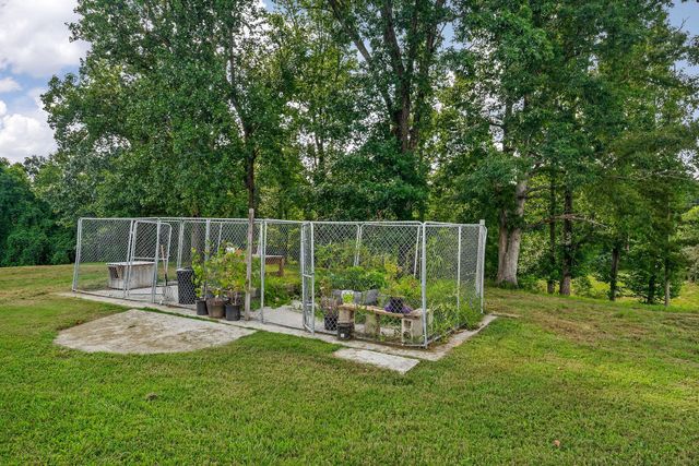 227 Bar Rd, Baxter, TN 38544