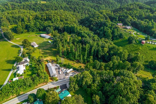 227 Bar Rd, Baxter, TN 38544