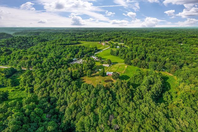 227 Bar Rd, Baxter, TN 38544