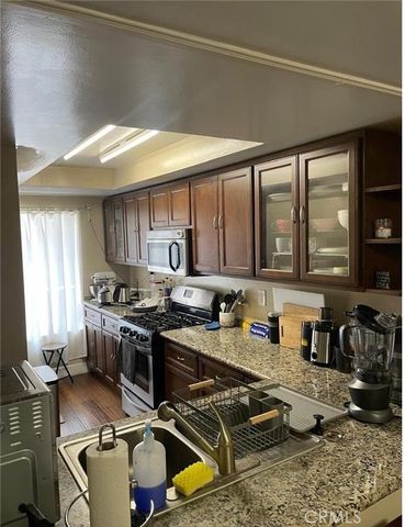 404 Brighton Springs, Costa Mesa, CA 92627