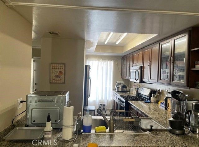 404 Brighton Springs, Costa Mesa, CA 92627