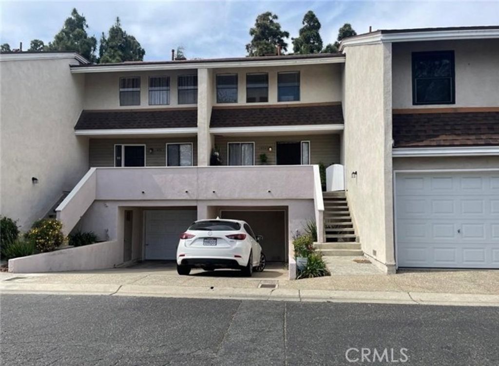 404 Brighton Springs, Costa Mesa, CA 92627