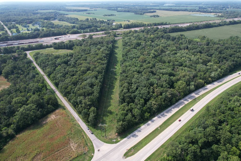 Image 2 of property listing at 29823 Yard Road, Centralia, IL 62801