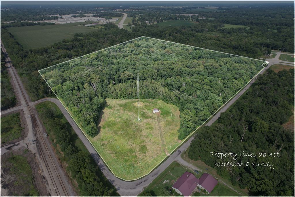 Image 3 of property listing at 29823 Yard Road, Centralia, IL 62801