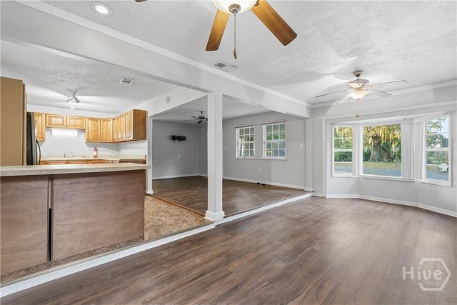 401 Barnhill Drive, Savannah, GA 31406