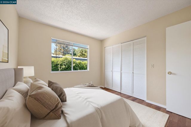 1065 Mohr Ln D, Concord, CA 94518