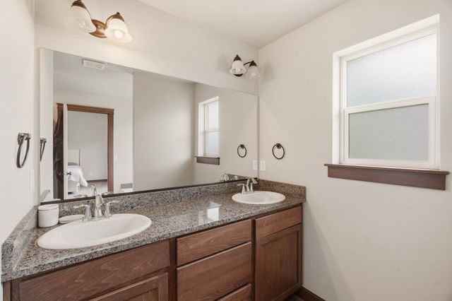 1517 N McKenzie River St, Spokane, WA 99224
