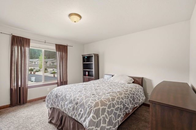 1517 N McKenzie River St, Spokane, WA 99224