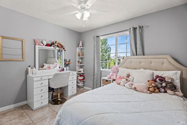 799 Sidnie Ct, Ukiah, CA 95482