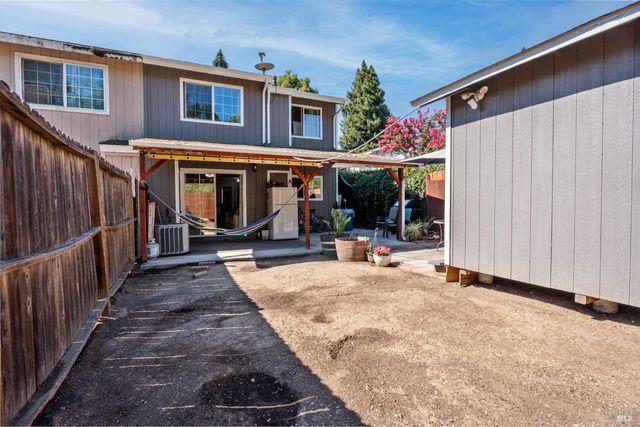799 Sidnie Ct, Ukiah, CA 95482