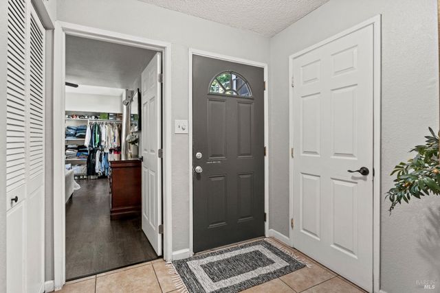 799 Sidnie Ct, Ukiah, CA 95482