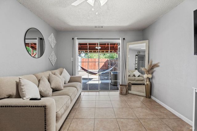 799 Sidnie Ct, Ukiah, CA 95482