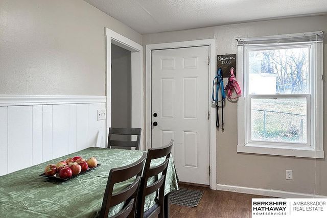 5617 M Street, Omaha, NE 68117