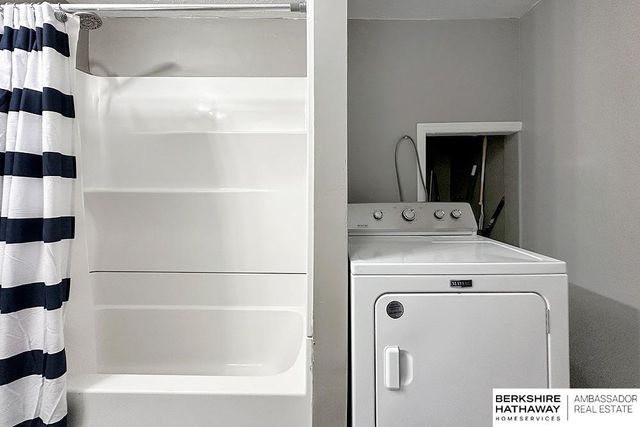 5617 M Street, Omaha, NE 68117