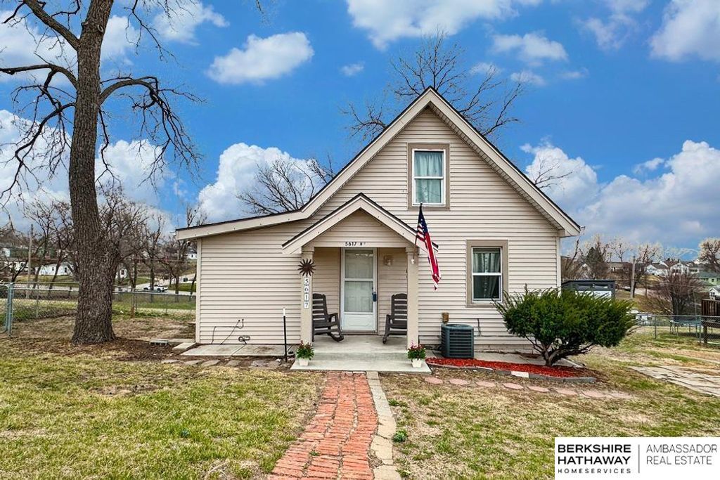 5617 M Street, Omaha, NE 68117