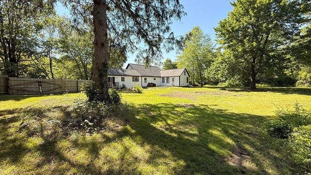 36 Spruce, Middleboro, MA 02344