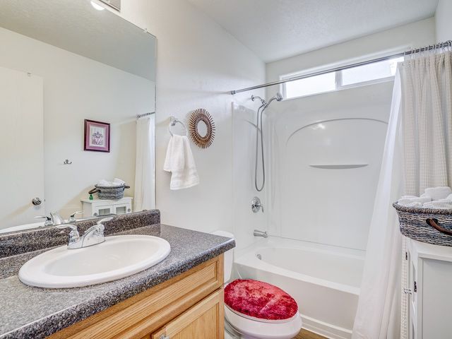 15 Via Sagrada, Santa Fe, NM 87508