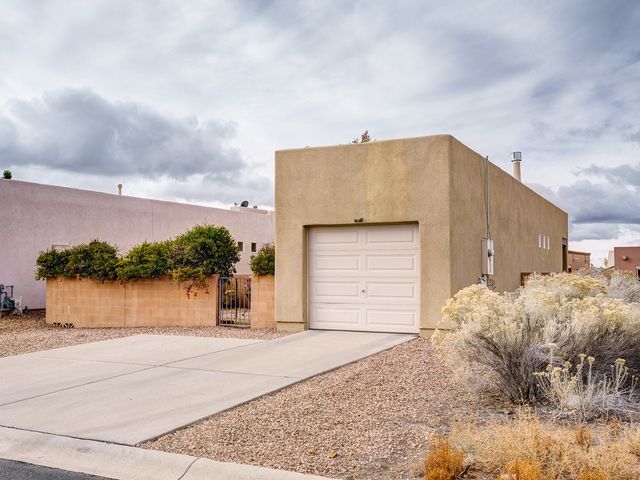 15 Via Sagrada, Santa Fe, NM 87508