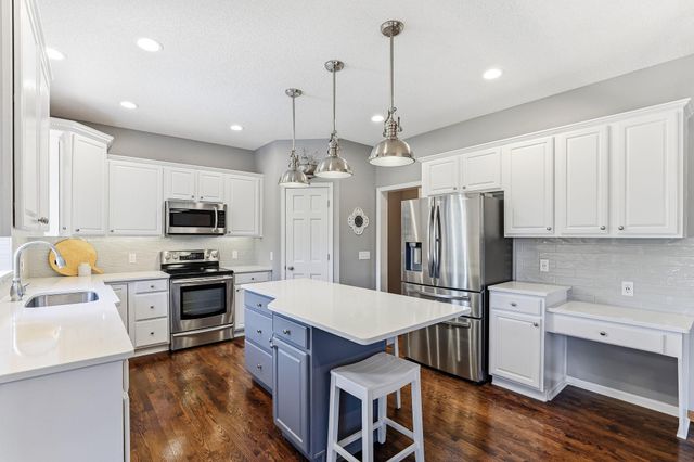 9289 Icosa Street, Lakeville, MN 55044