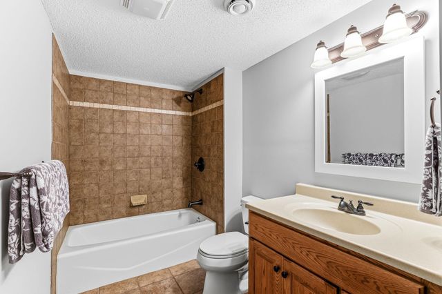9289 Icosa Street, Lakeville, MN 55044