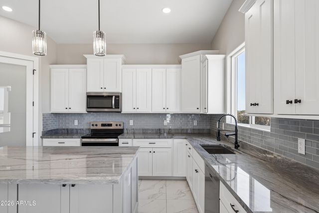 37761 W MONTECITO Avenue, Tonopah, AZ 85354