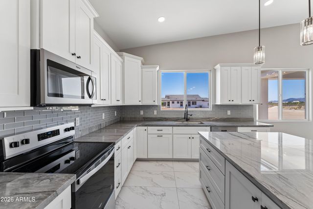 37761 W MONTECITO Avenue, Tonopah, AZ 85354