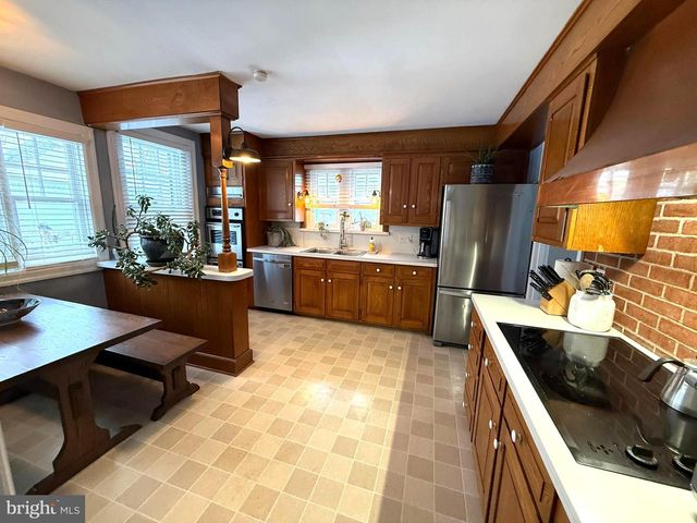 1312 W. MAIN ST, Lansdale, PA 19446