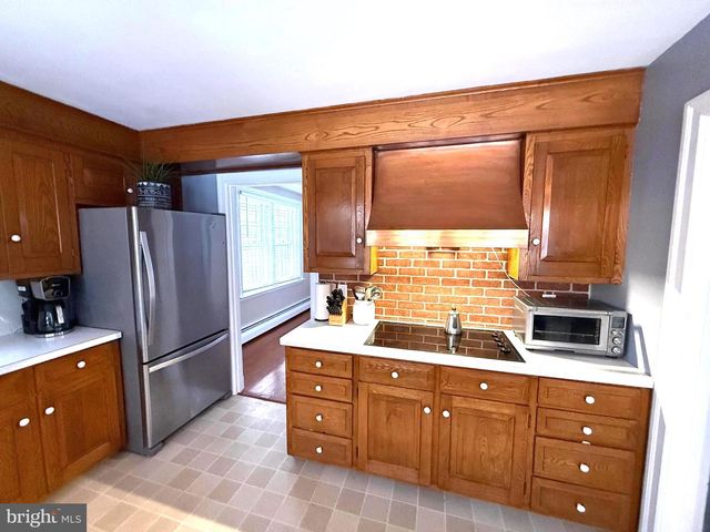 1312 W. MAIN ST, Lansdale, PA 19446