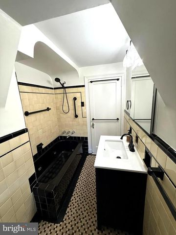 1312 W. MAIN ST, Lansdale, PA 19446