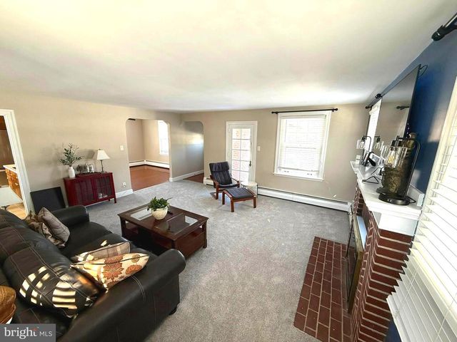 1312 W. MAIN ST, Lansdale, PA 19446