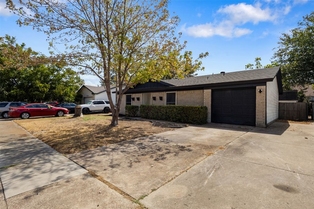 1520 Monaco Drive, Lewisville, TX 75067 — photo 2