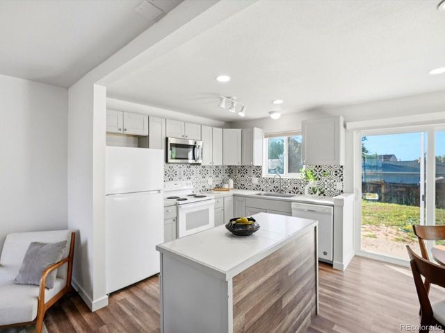 4363 S Eagle Cir, Aurora, CO 80015