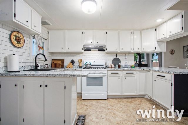 106 Lagrange Street, Dowagiac, MI 49047