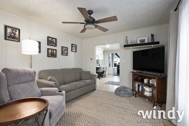 106 Lagrange Street, Dowagiac, MI 49047