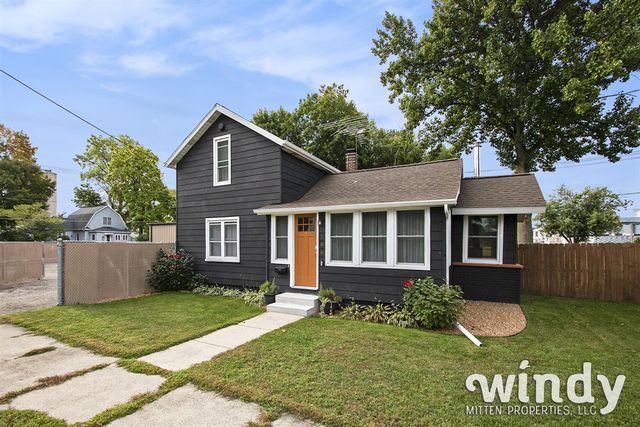 106 Lagrange Street, Dowagiac, MI 49047