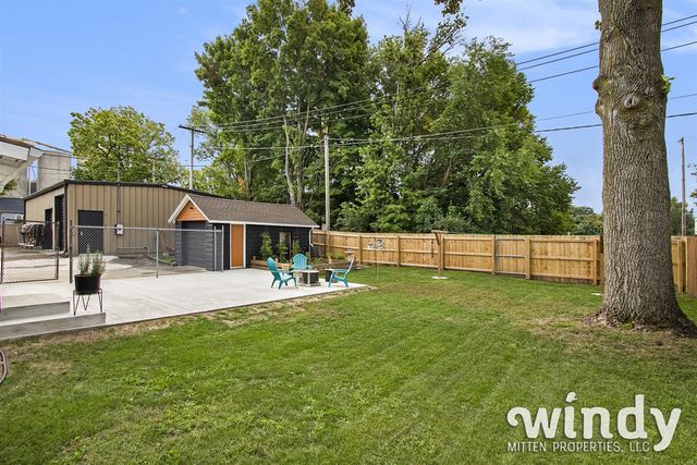 106 Lagrange Street, Dowagiac, MI 49047